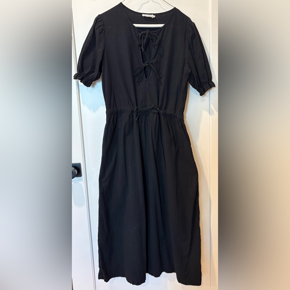 LACAUSA Black Midi Dress with Tie-front and Puff Sleeves